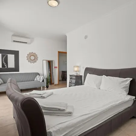 Sky Penthouse Апартаменты Лагуш